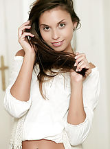 MPL Studios Nippels, Aaliyah | For Your Pleasure